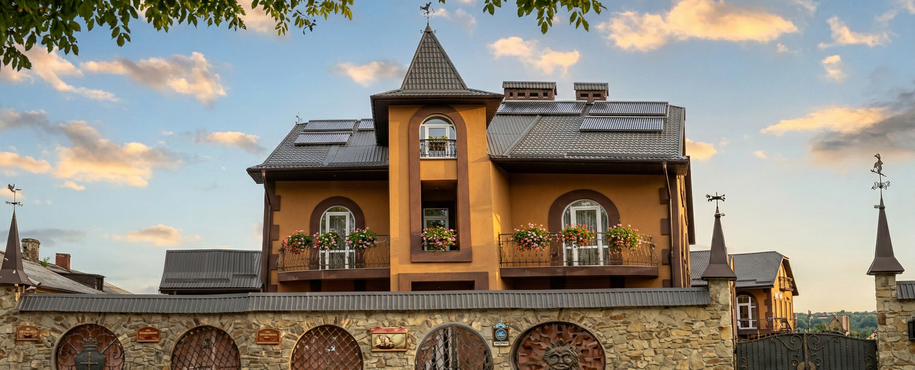 Вид на готель Смотрицька Перлина та каньйон